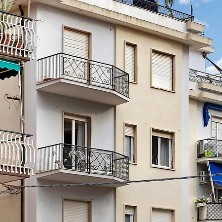 Casa Rosso Melograno Alassio