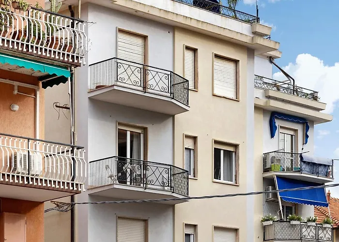 Casa Rosso Melograno Alassio