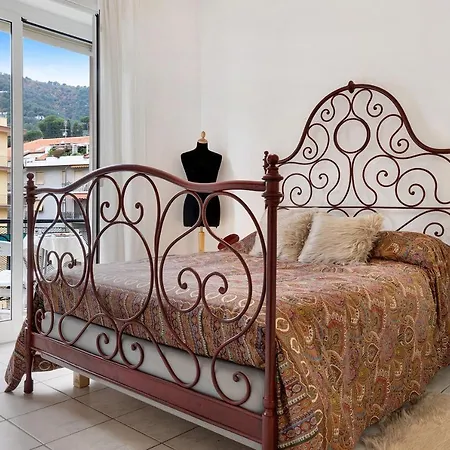 Casa Rosso Melograno * Alassio