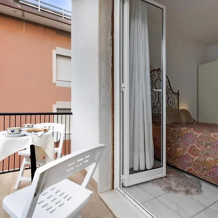 Apartment Casa Rosso Melograno Alassio