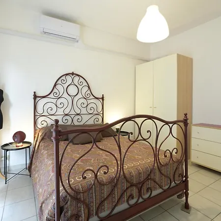 Casa Rosso Melograno Apartment *